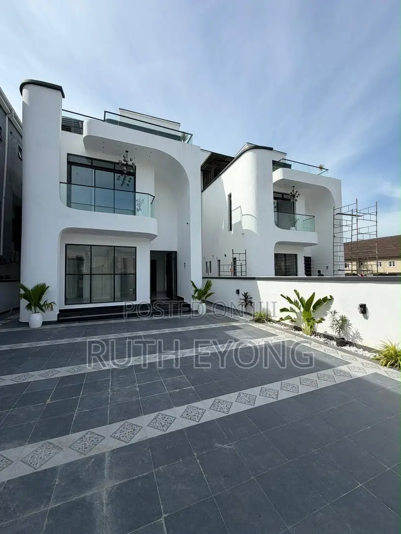 5bdrm House in Ikate Lekki for sale
