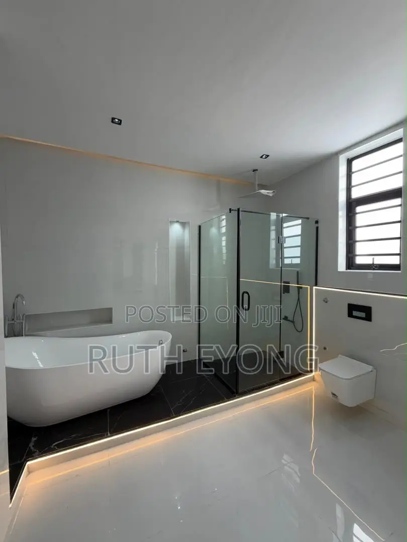 5bdrm House in Ikate Lekki for sale