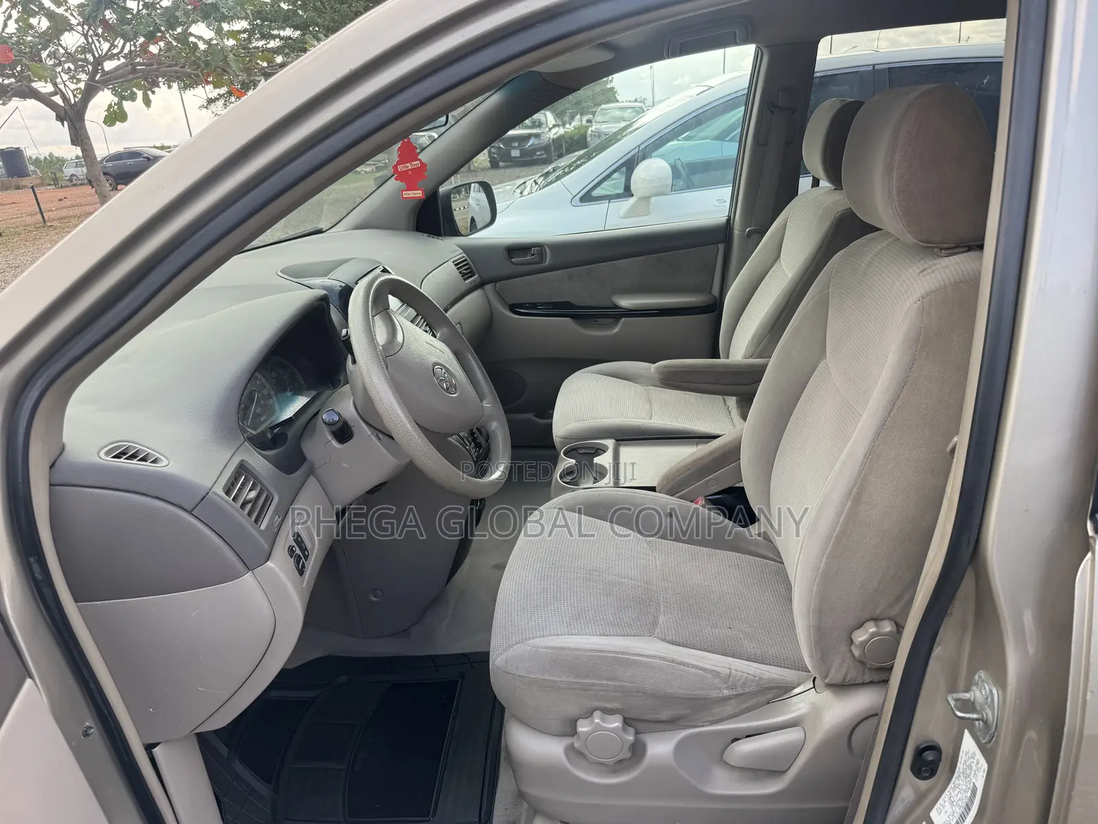 Toyota Sienna LE AWD 2005 Gold