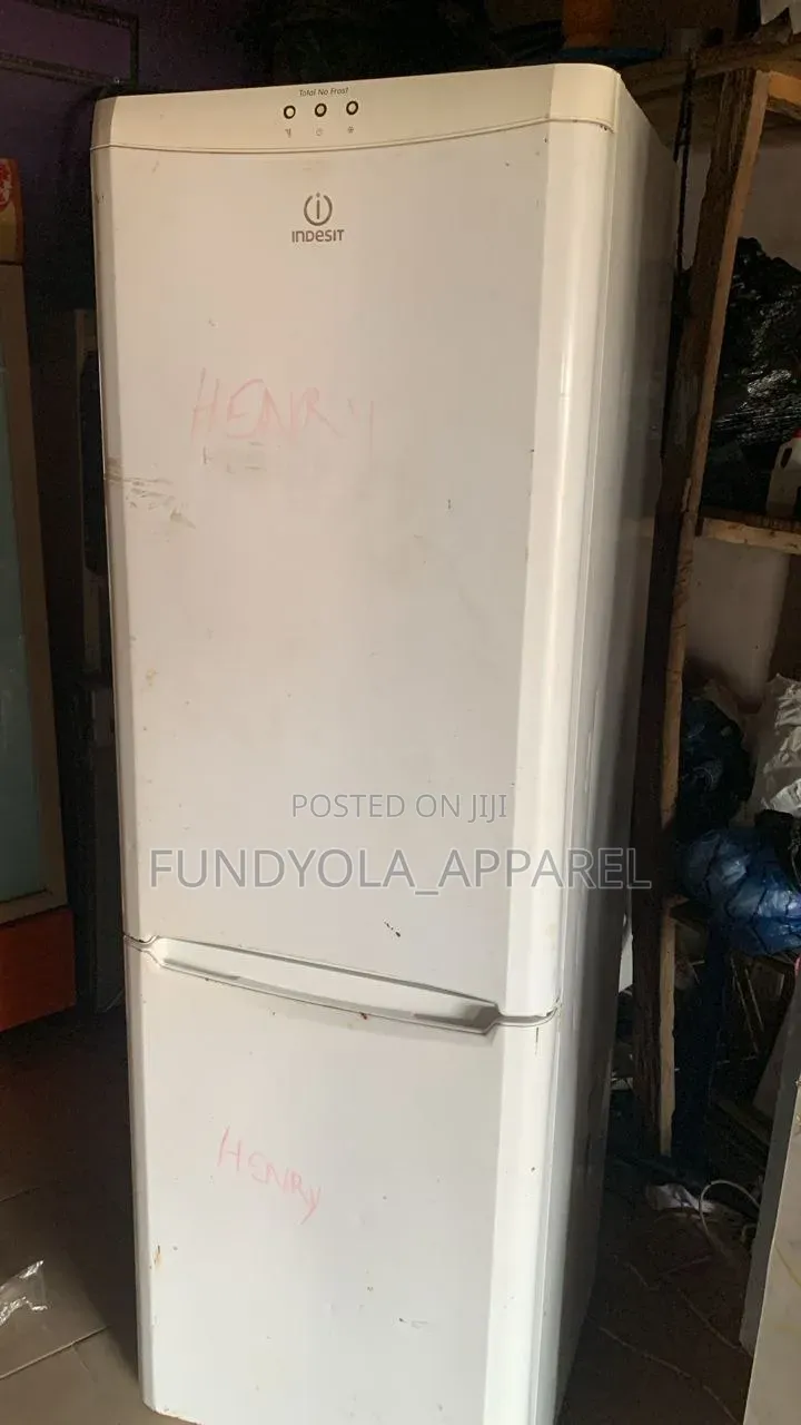 320litiers Indesit Fridge and Freezer