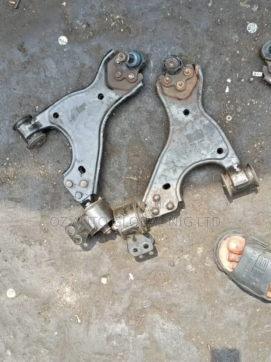 GMC Acadia 2010 Front Lower Control Arm – Direct Tokunbo