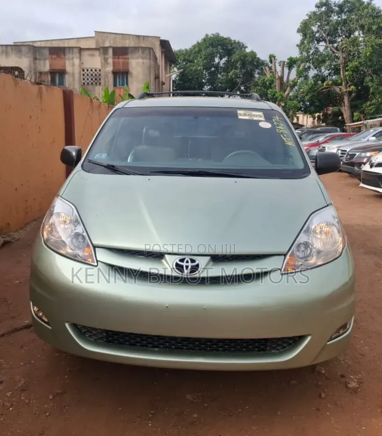 Toyota Sienna 2008 Green