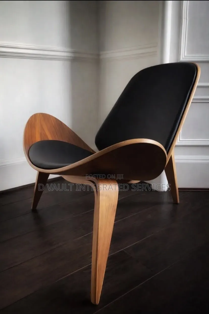 Visitors Chair / Exquisite Arm Chair