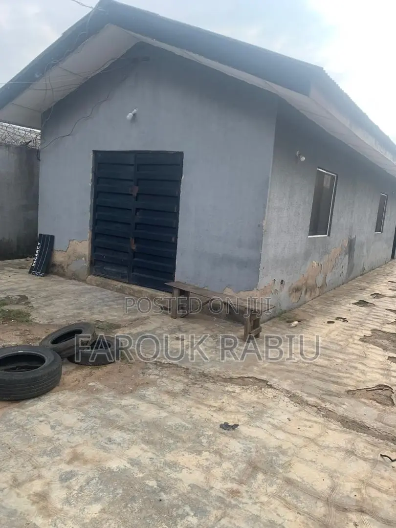 3bdrm House in Industrial Estate, Ikorodu for sale