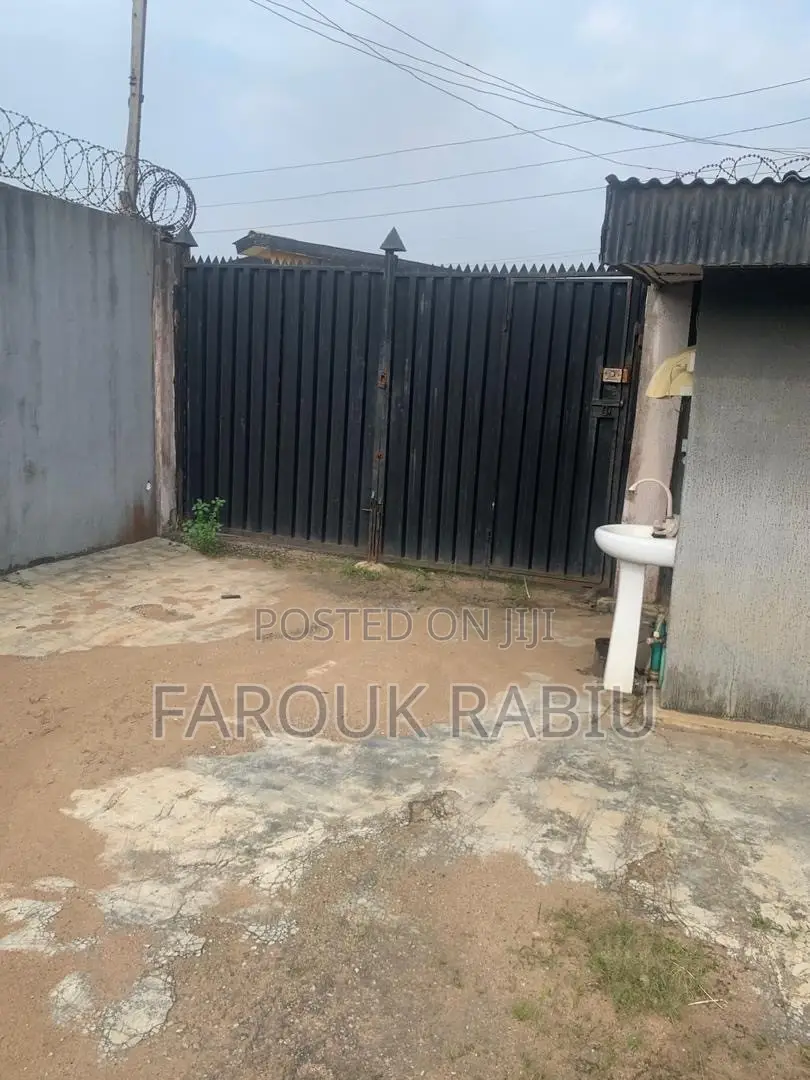 3bdrm House in Industrial Estate, Ikorodu for sale