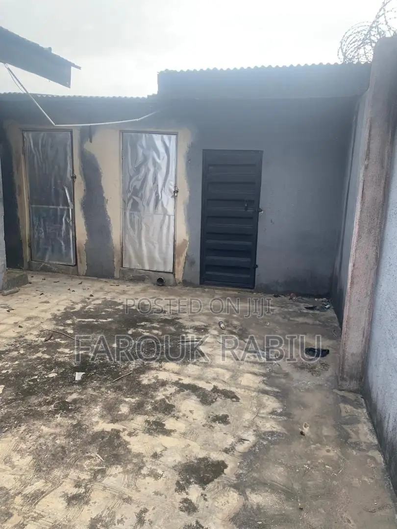 3bdrm House in Industrial Estate, Ikorodu for sale