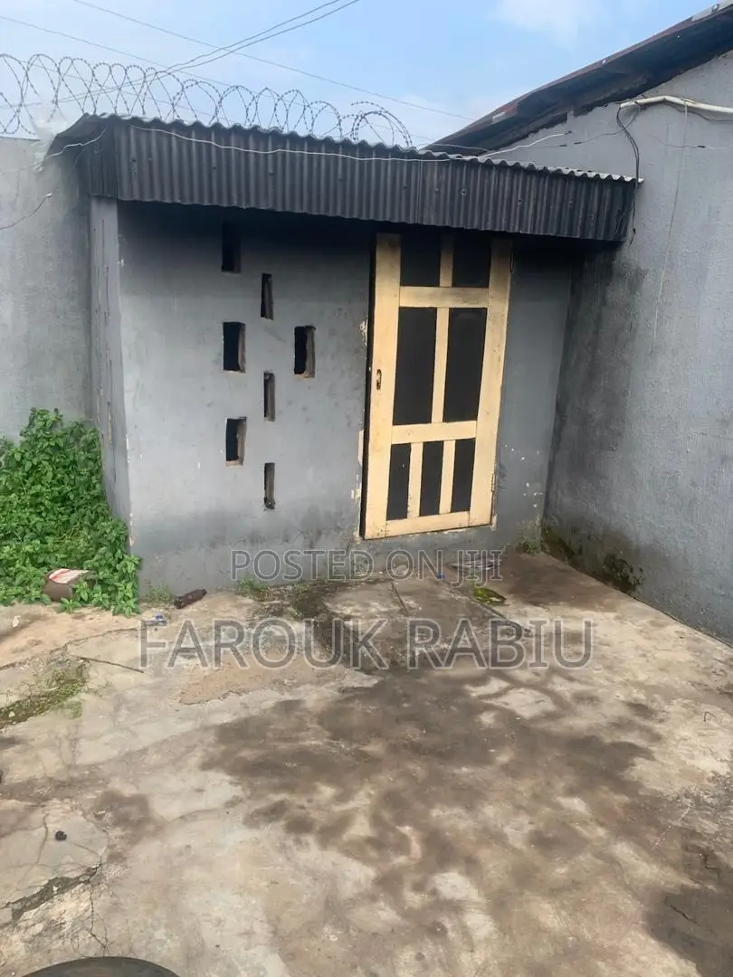 3bdrm House in Industrial Estate, Ikorodu for sale