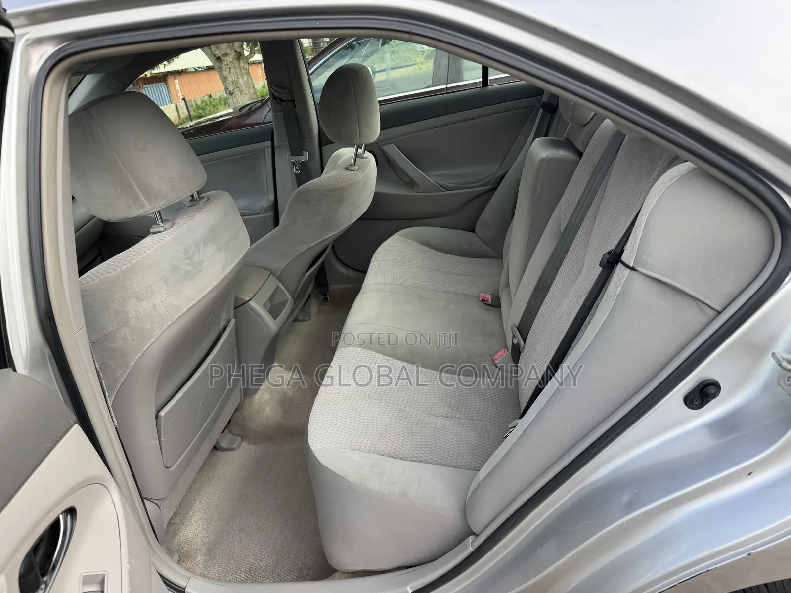 Toyota Camry LE 4dr Sedan (2.5L 4cyl 6AM) 2010 Silver
