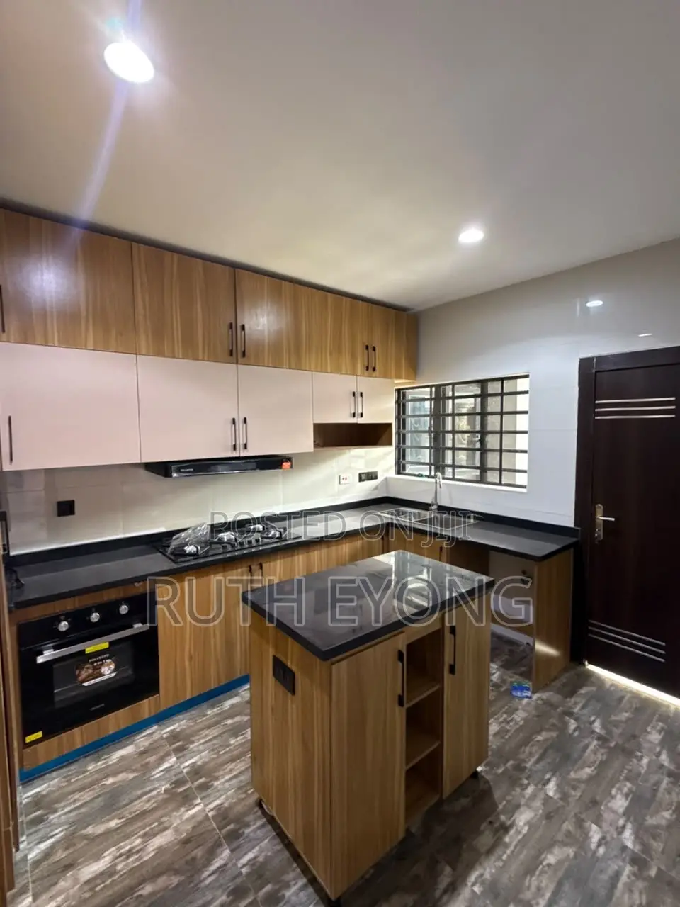 4bdrm Townhouse / Terrace in 𝗚𝗿𝗲𝗲𝗻𝗯𝗮𝘆 𝗘𝘀𝘁𝗮𝘁𝗲, Ilaje / Lekki for rent