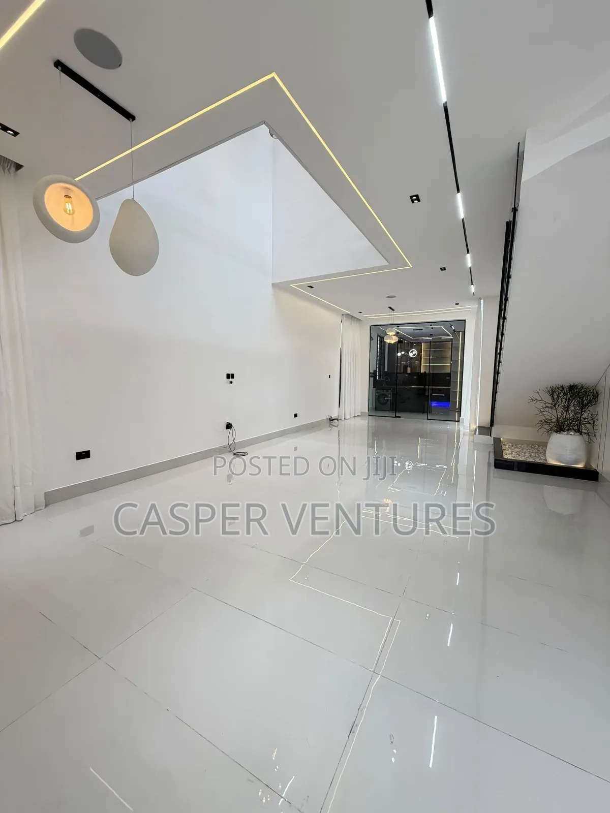 5bdrm Duplex in Eleganza, Lekki Phase 2 for sale
