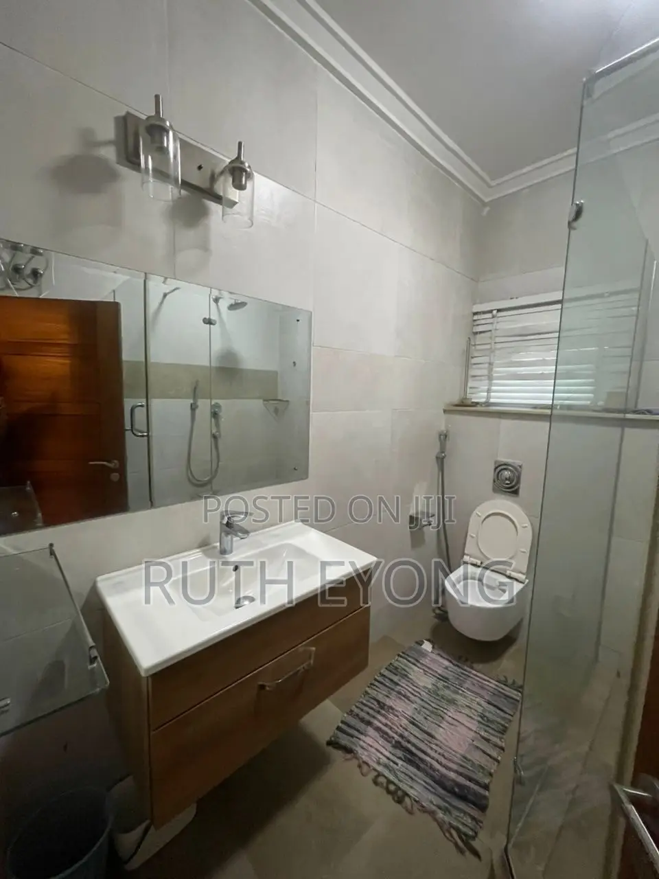 4bdrm House in 𝗢𝗳𝗳a 𝗔𝗱𝗺𝗶𝗿𝗮𝗹𝘁𝘆 𝗪𝗮𝘆,, Lekki Phase 1 for rent