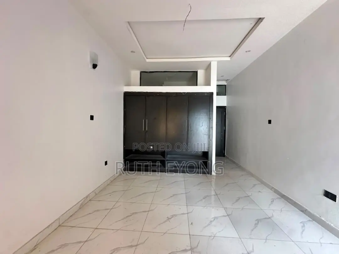 Furnished 2bdrm Townhouse / Terrace in Around Skymall, Sangotedo