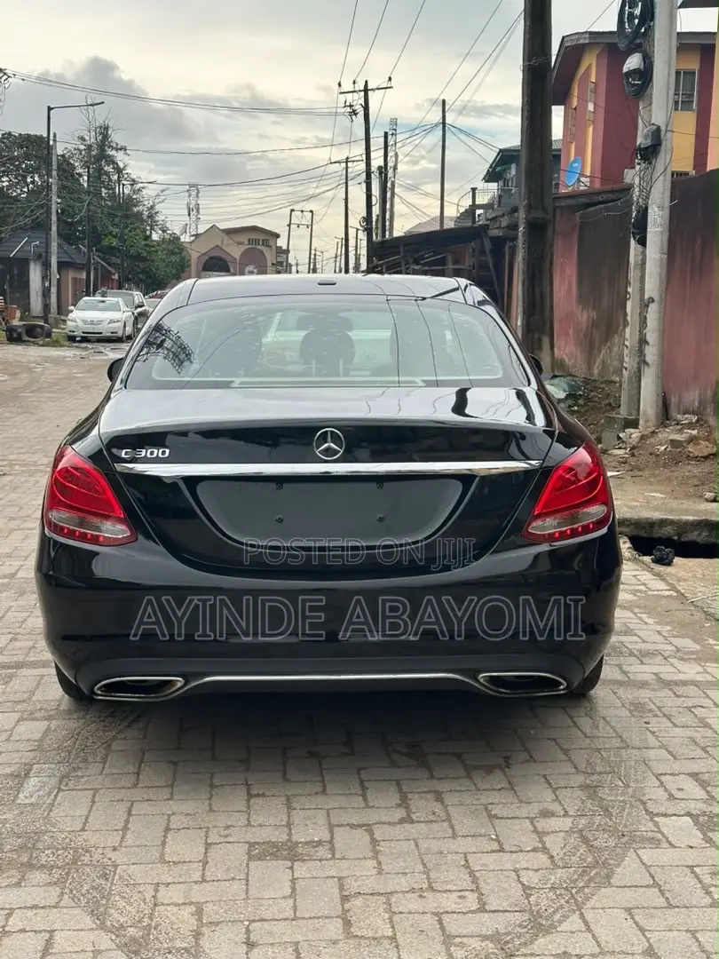Mercedes-Benz C300 2017 Black