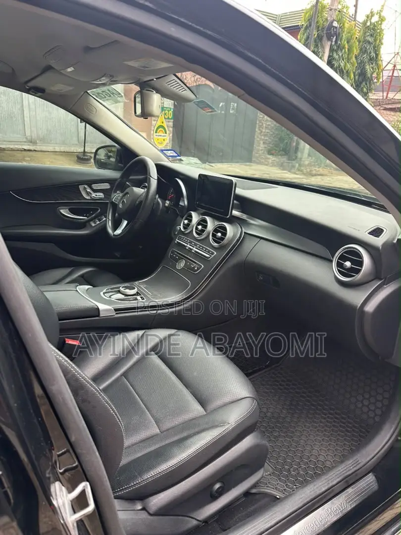 Mercedes-Benz C300 2017 Black