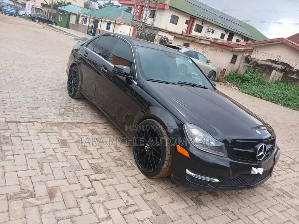 Mercedes-Benz C300 2013 Black