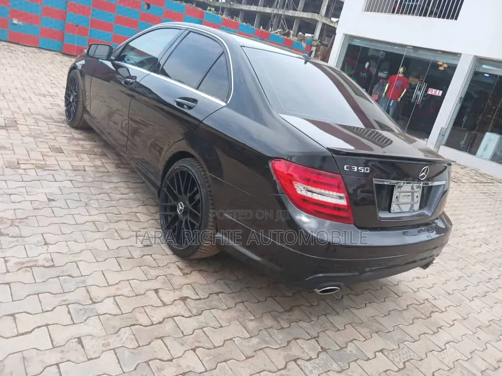 Mercedes-Benz C300 2013 Black