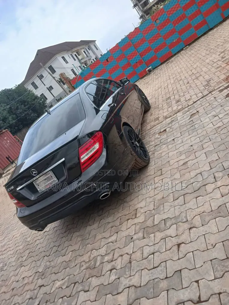 Mercedes-Benz C300 2013 Black