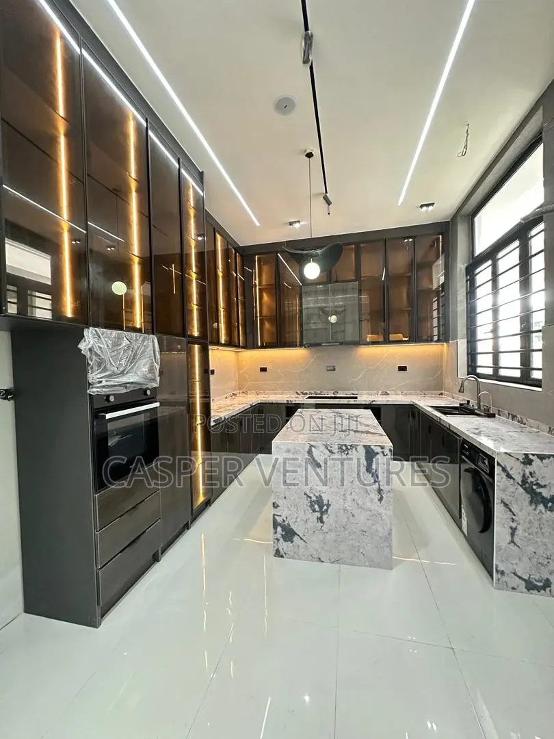 4bdrm Duplex in Orchid, Lekki Phase 2 for sale