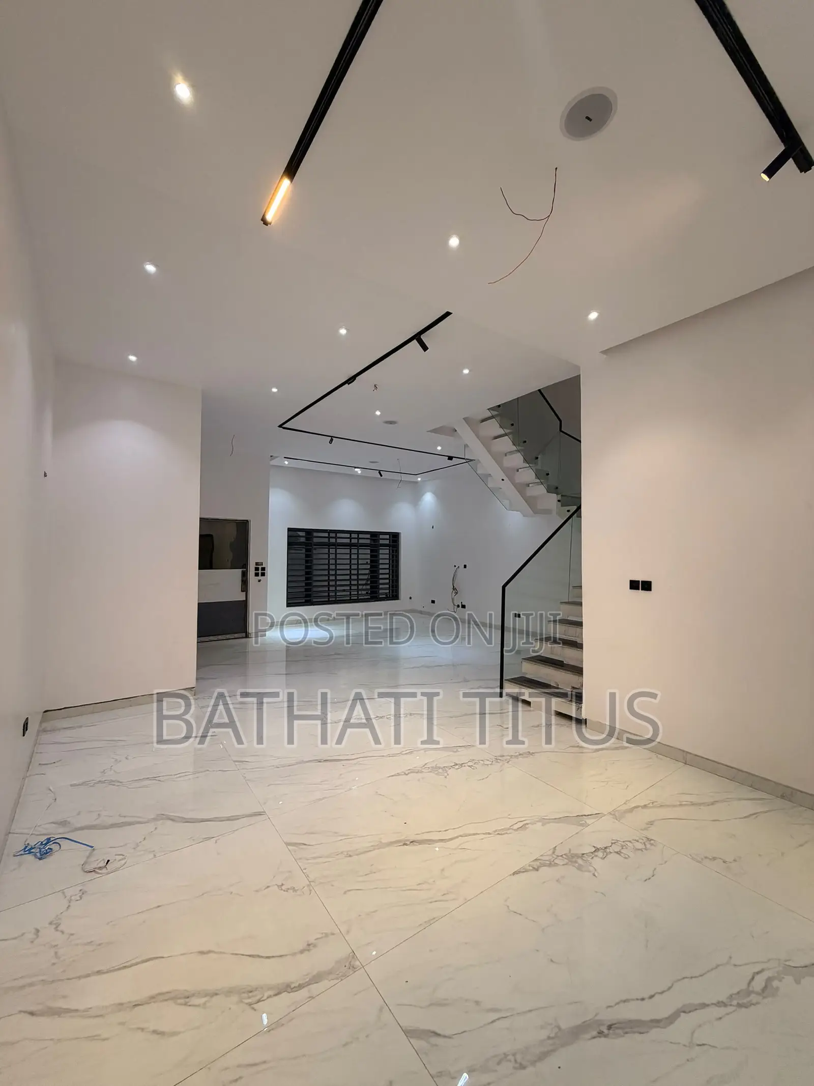 4bdrm Duplex in Guzape District for sale