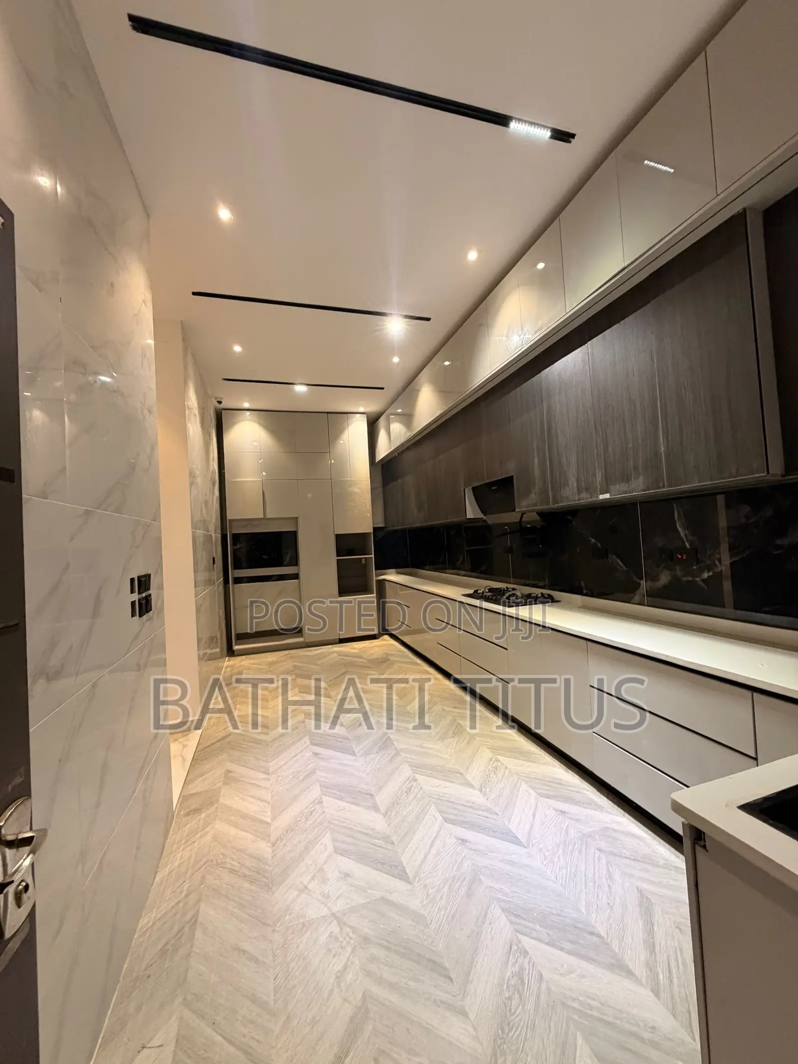4bdrm Duplex in Guzape District for sale