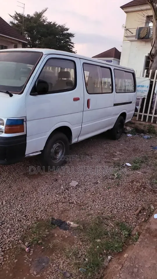 Toyota HiAce 2008 White