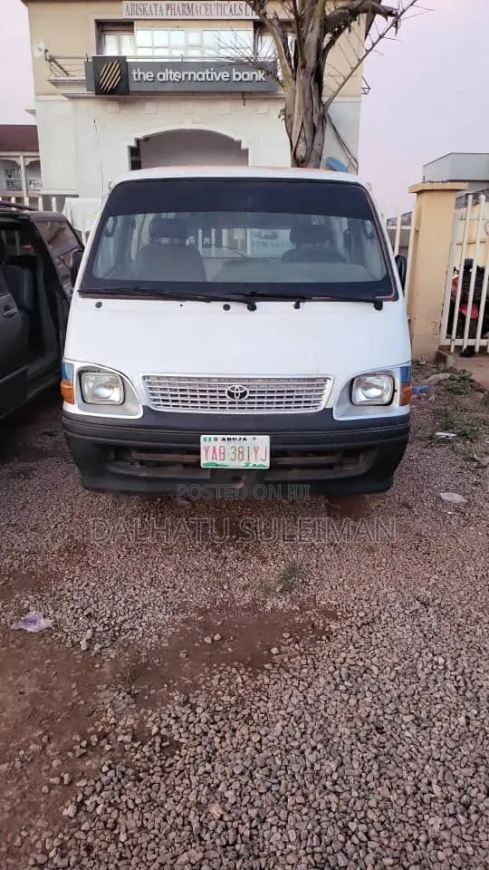 Toyota HiAce 2008 White