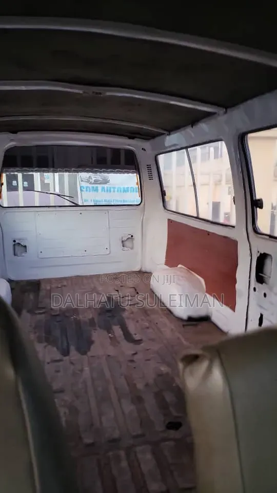 Toyota HiAce 2008 White