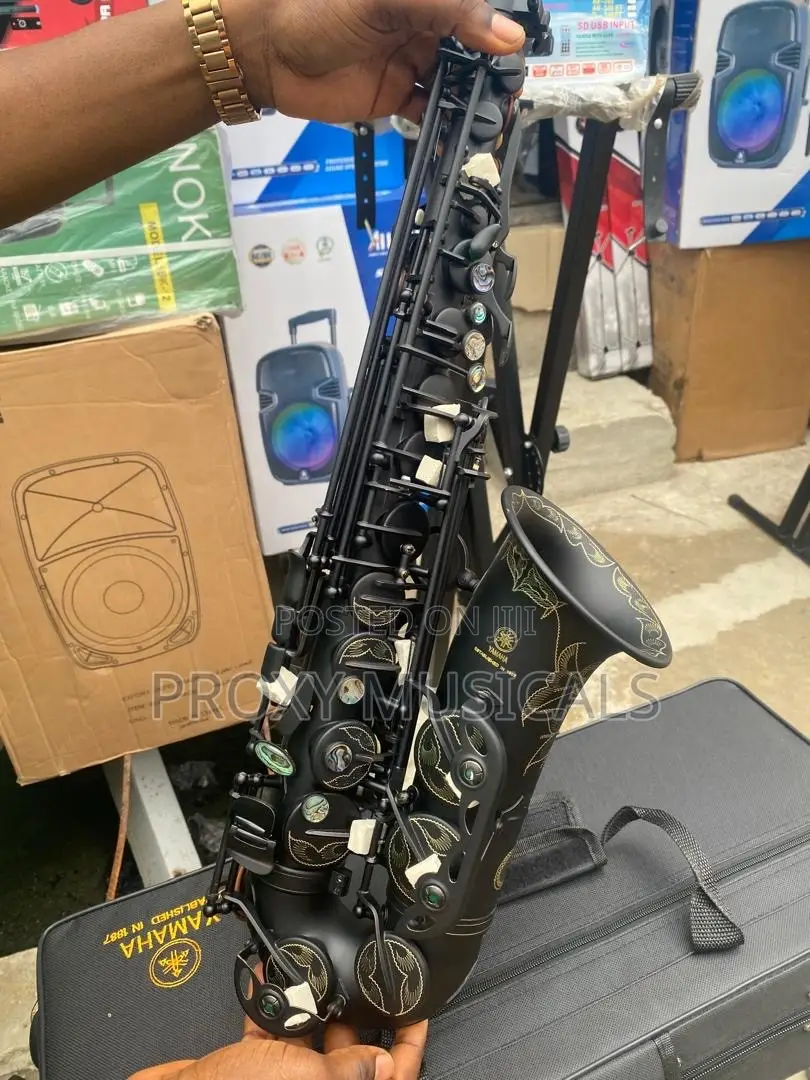 Luxury Yamaha Black Gold Professional Alto Saxophone