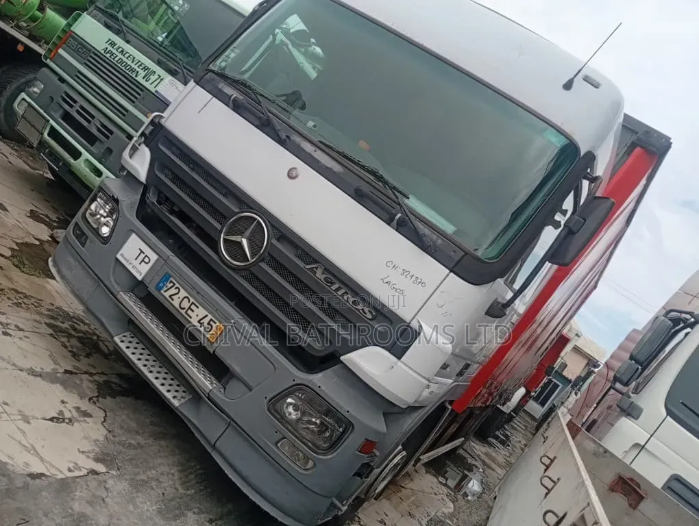 Mercedes-Benz Trailers