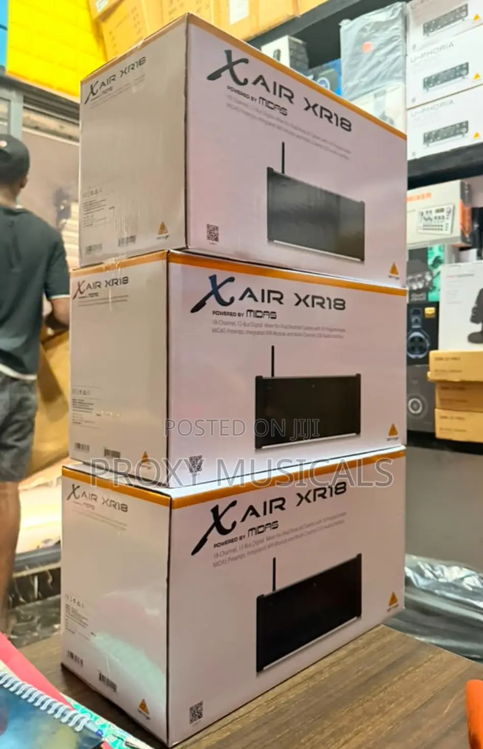 Behringer X Air Xr18 18-Channel Wireless Digital Mixer