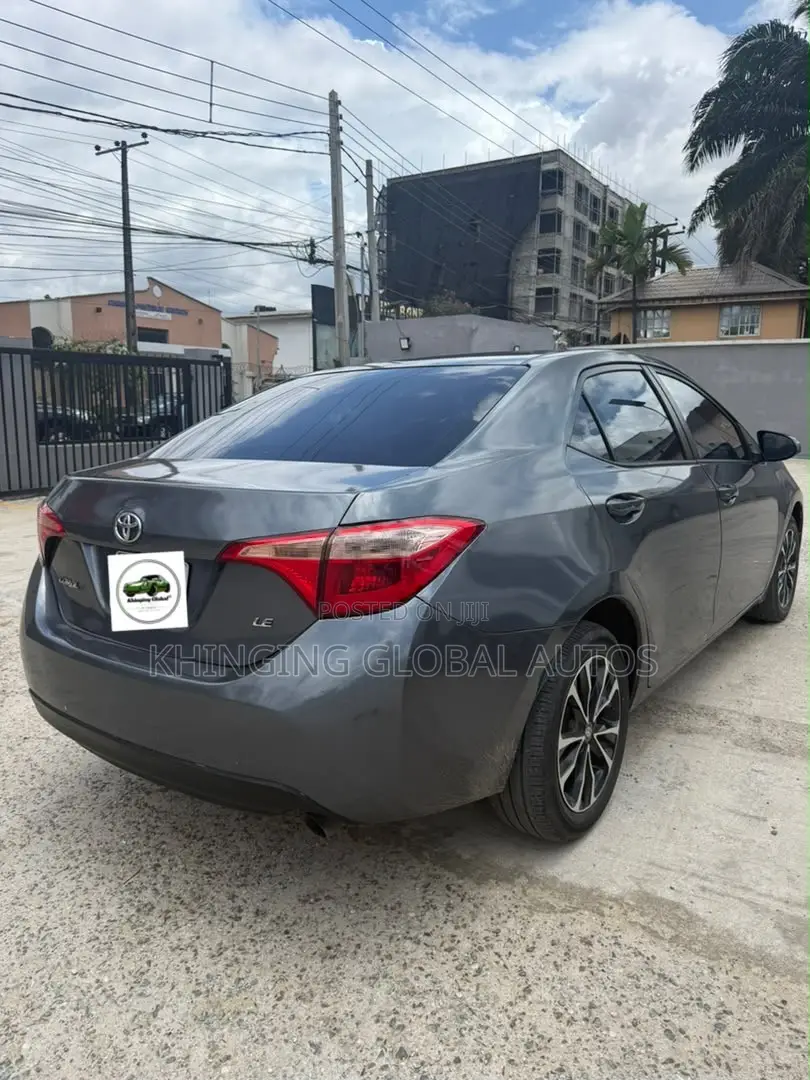 Toyota Corolla 2017 Gray