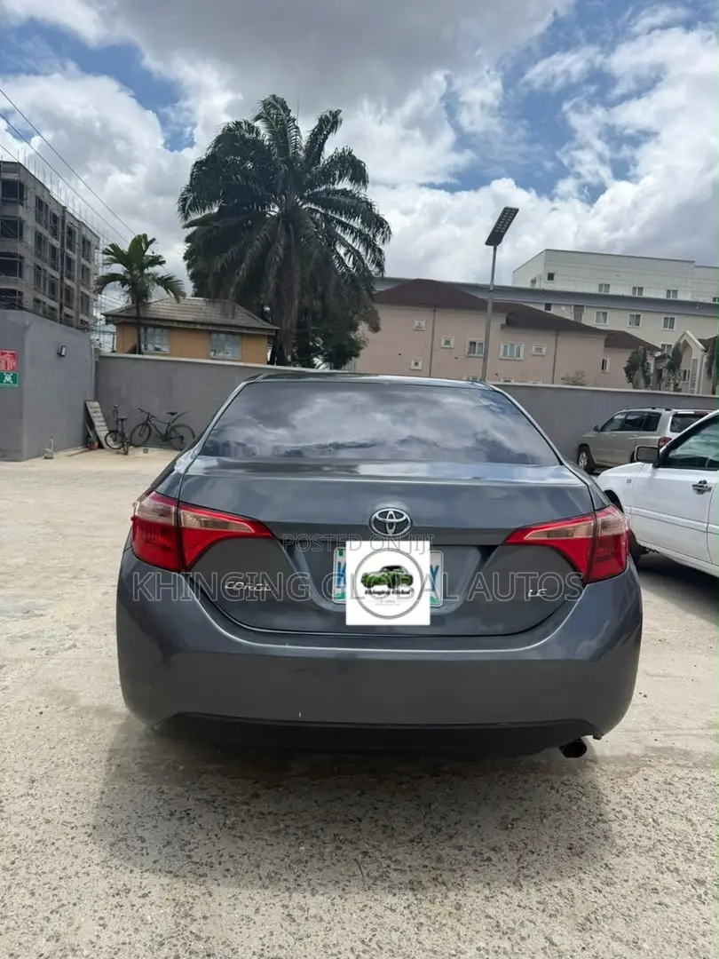 Toyota Corolla 2017 Gray