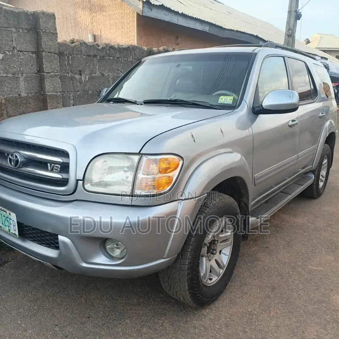 Toyota Sequoia 2005
