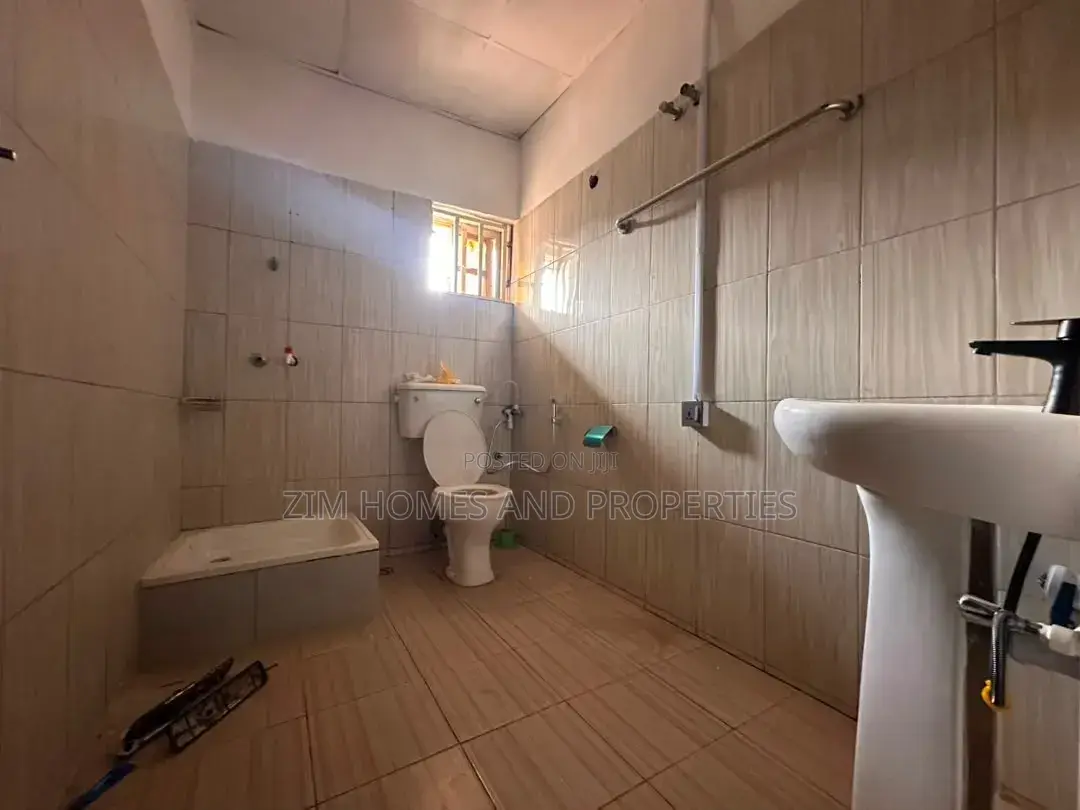 3bdrm Block of Flats in Zim Homes And, Wuye for rent