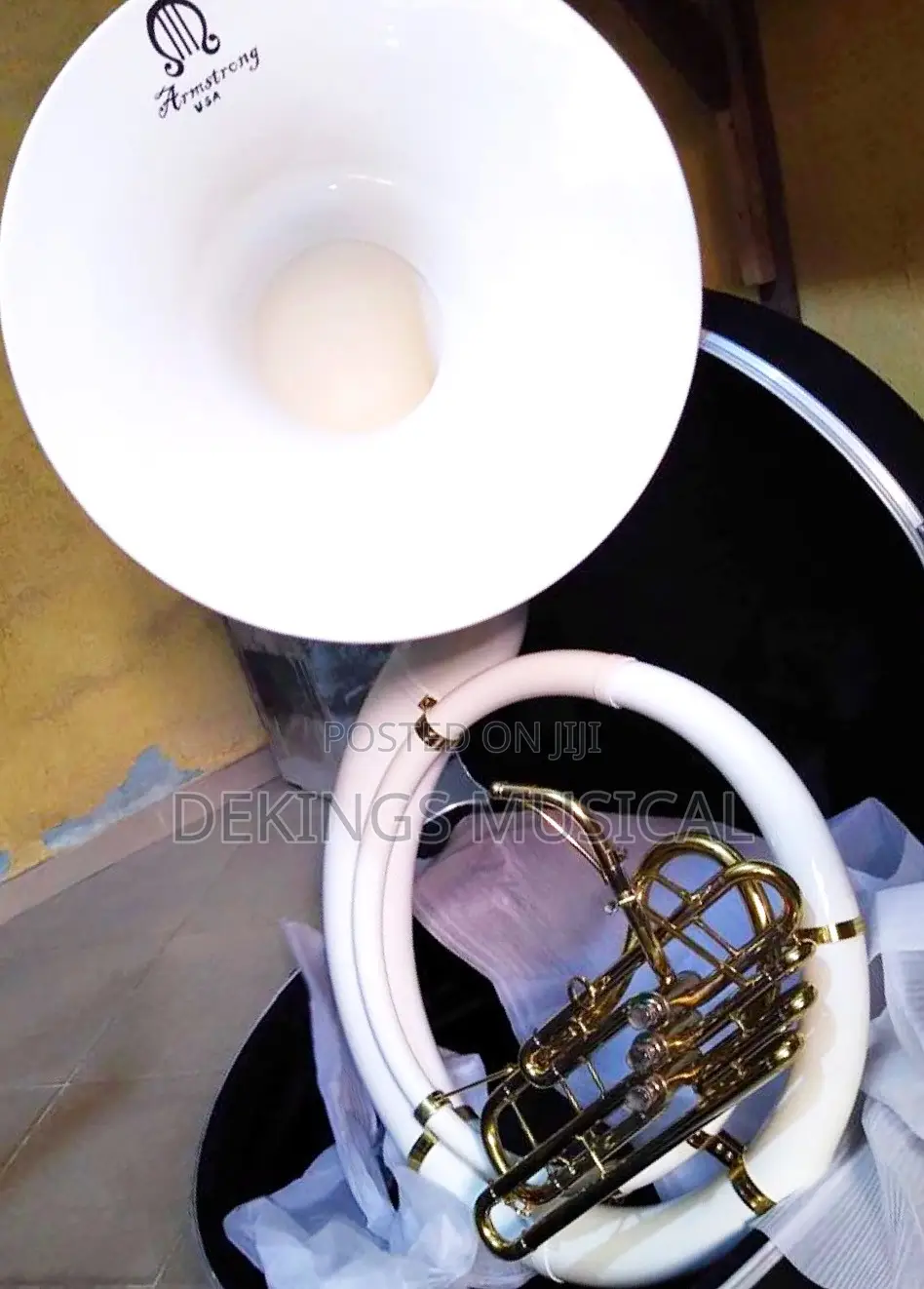 Armstrong USA Sousaphone (White)