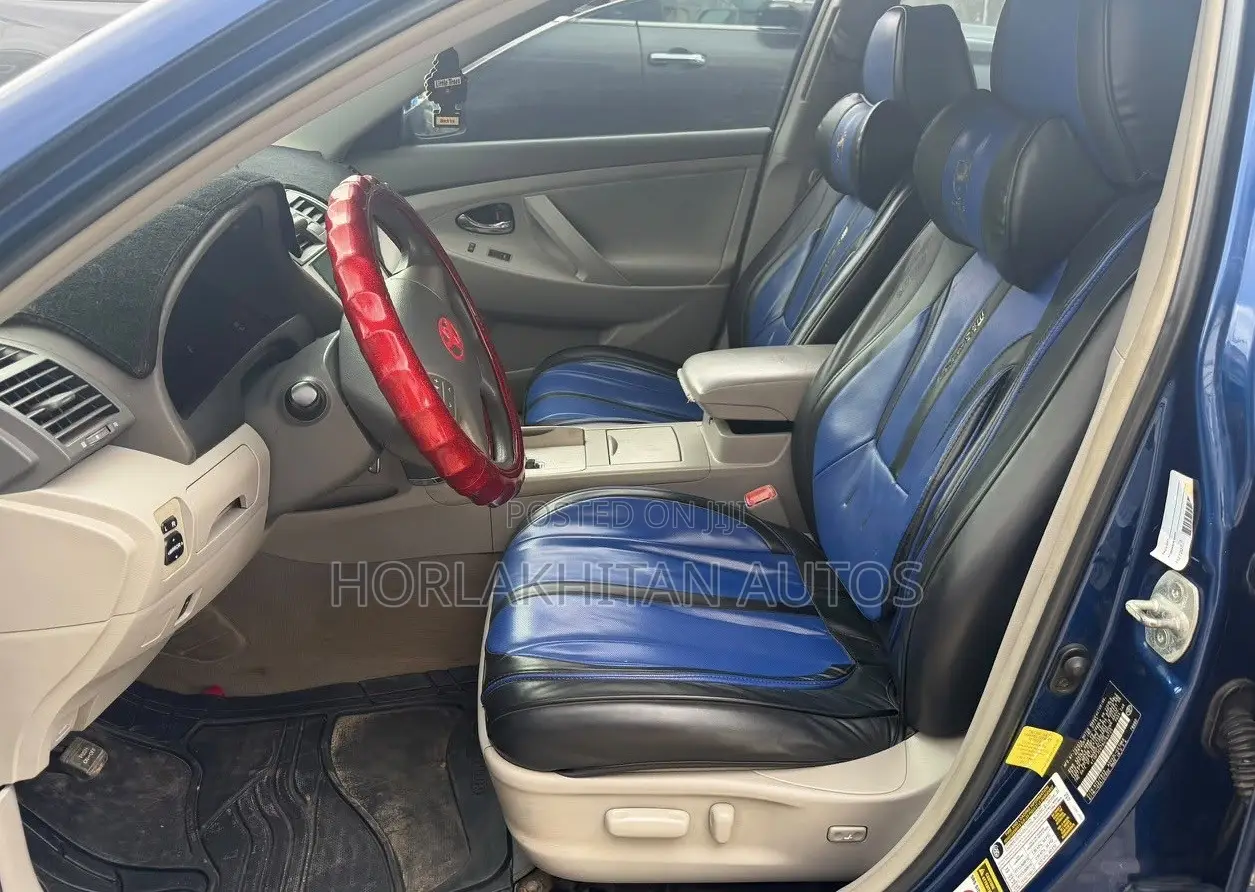 Toyota Camry LE 4dr Sedan (2.5L 4cyl 6A) 2011 Blue