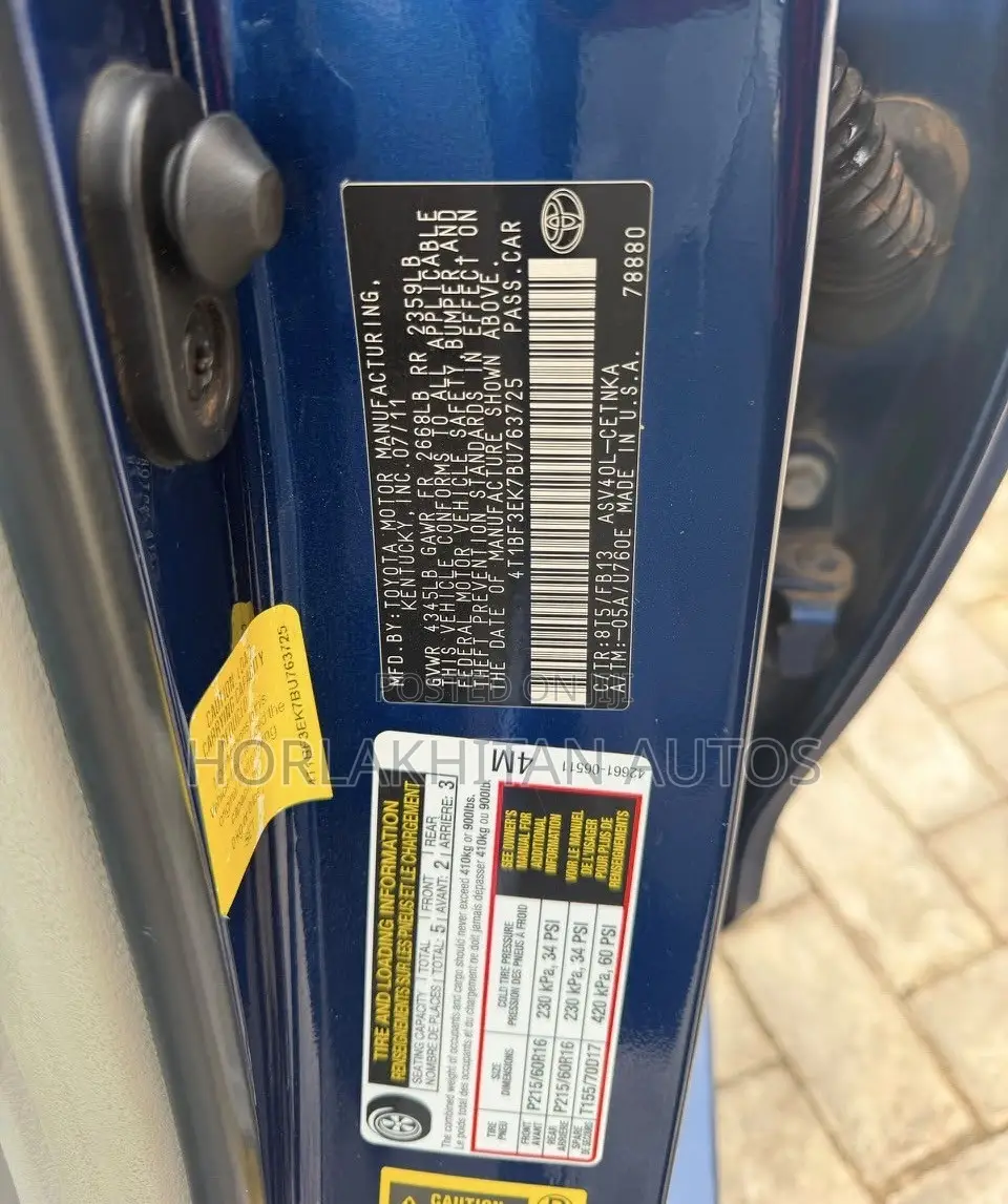 Toyota Camry LE 4dr Sedan (2.5L 4cyl 6A) 2011 Blue