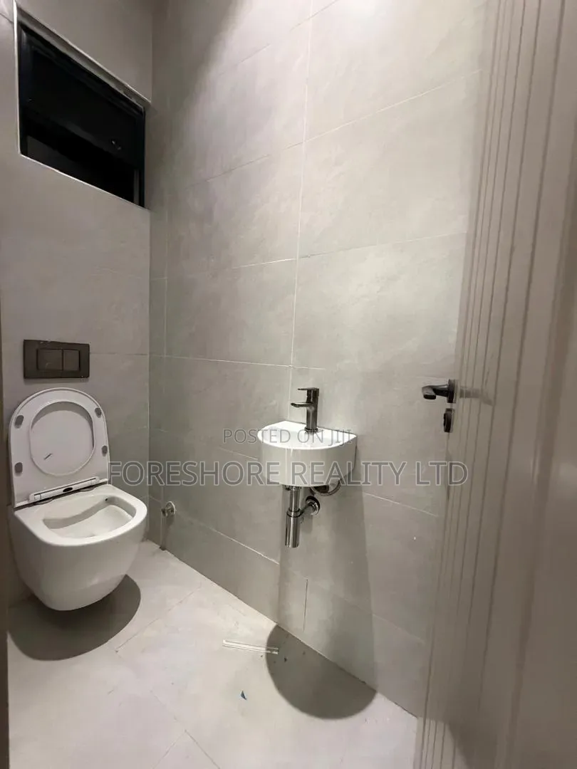 3bdrm Apartment in Allen Avenue for sale