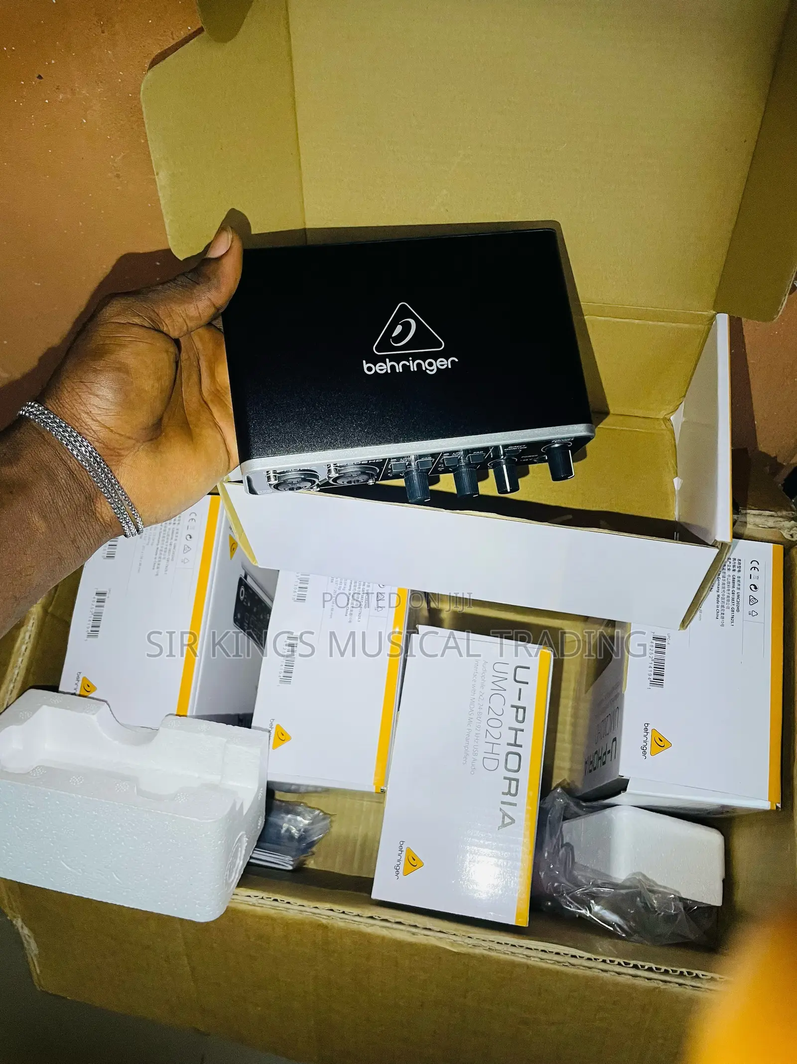 Behringer U-Phoria Umc202hd Studio Sound Card