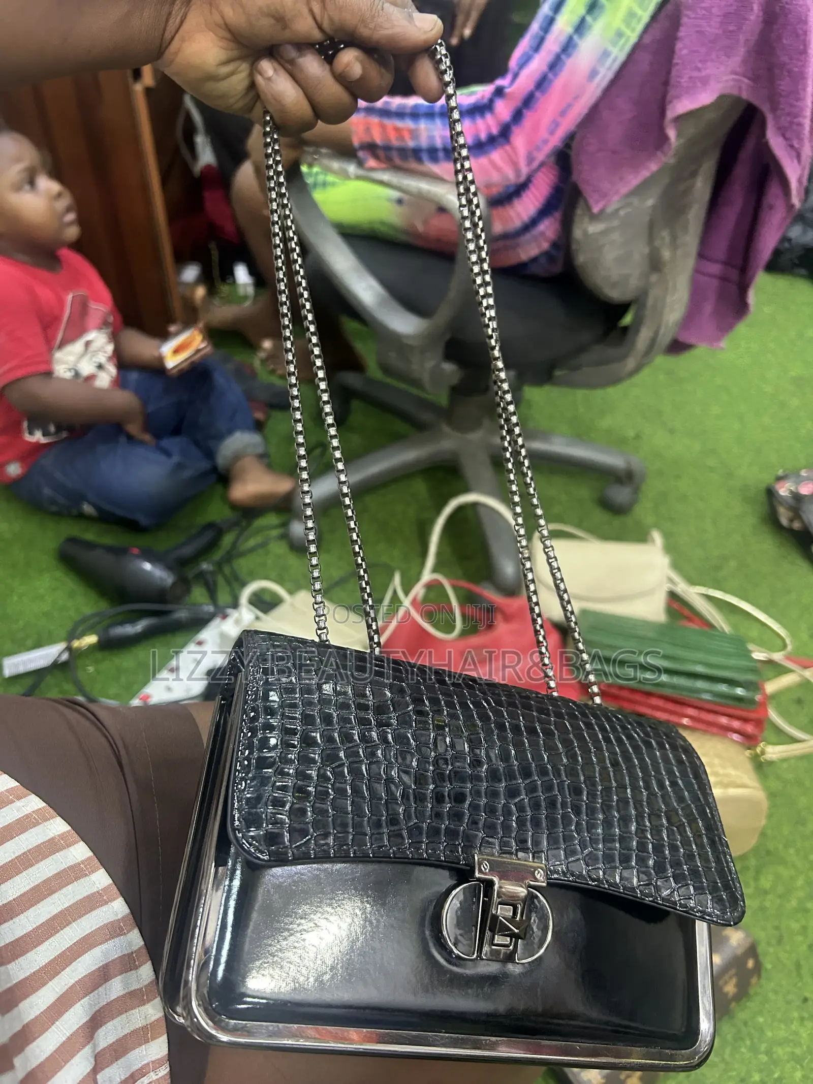 Handbag as Seeen