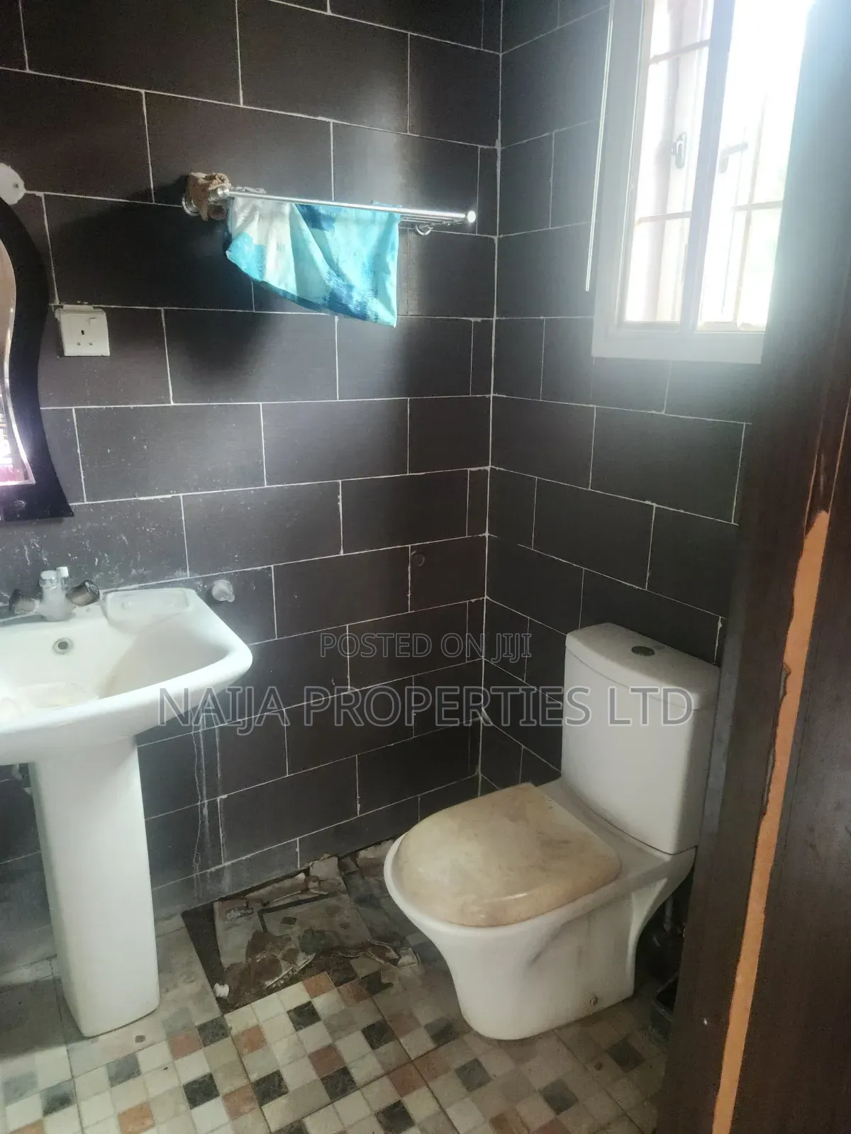 1bdrm Shared Apartment in Lekki Conservation, Chevron for rent