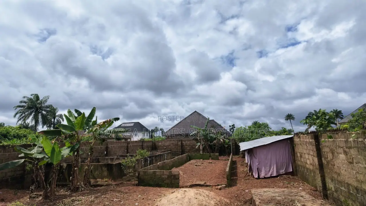 1 Plot Piggery/Poultry Farm Land for Sale – Fenced Developed
