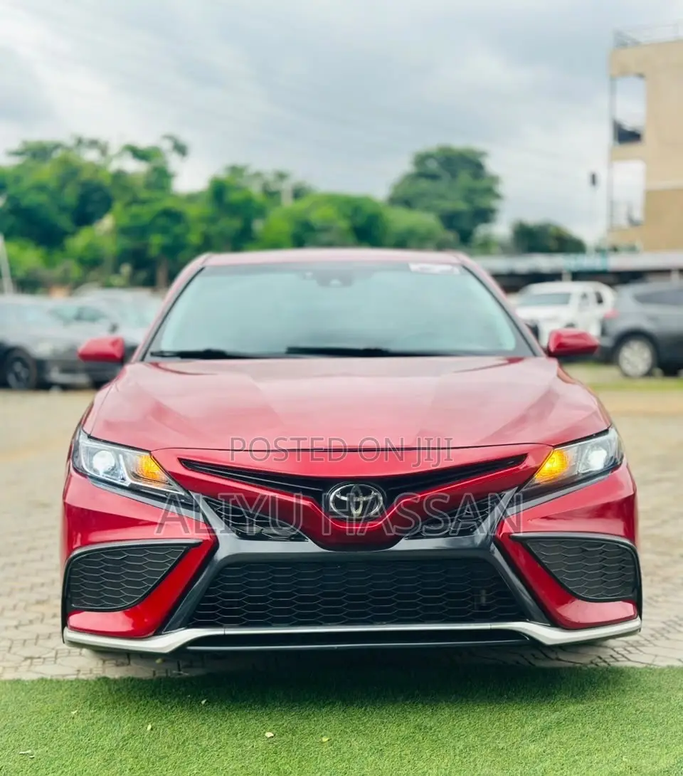 Toyota Camry 2021 Red