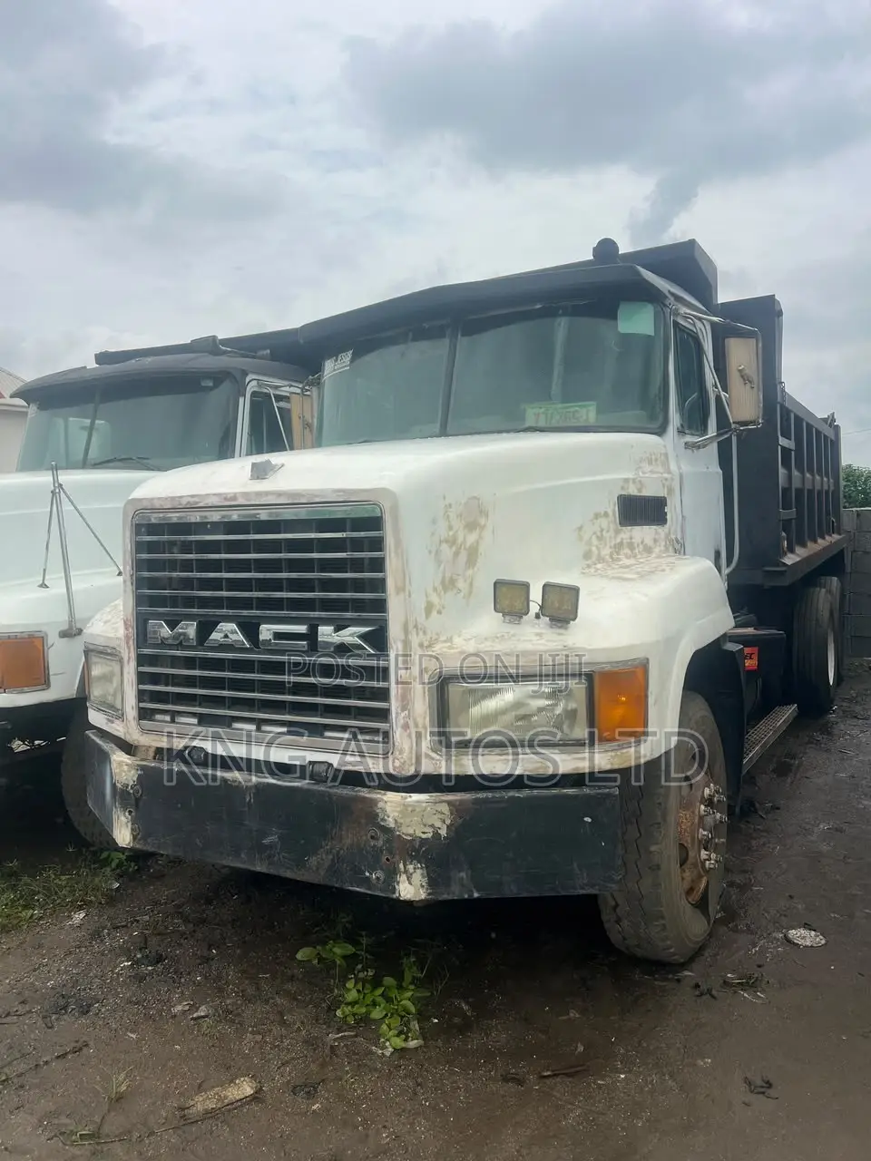 Mack CH Tipper