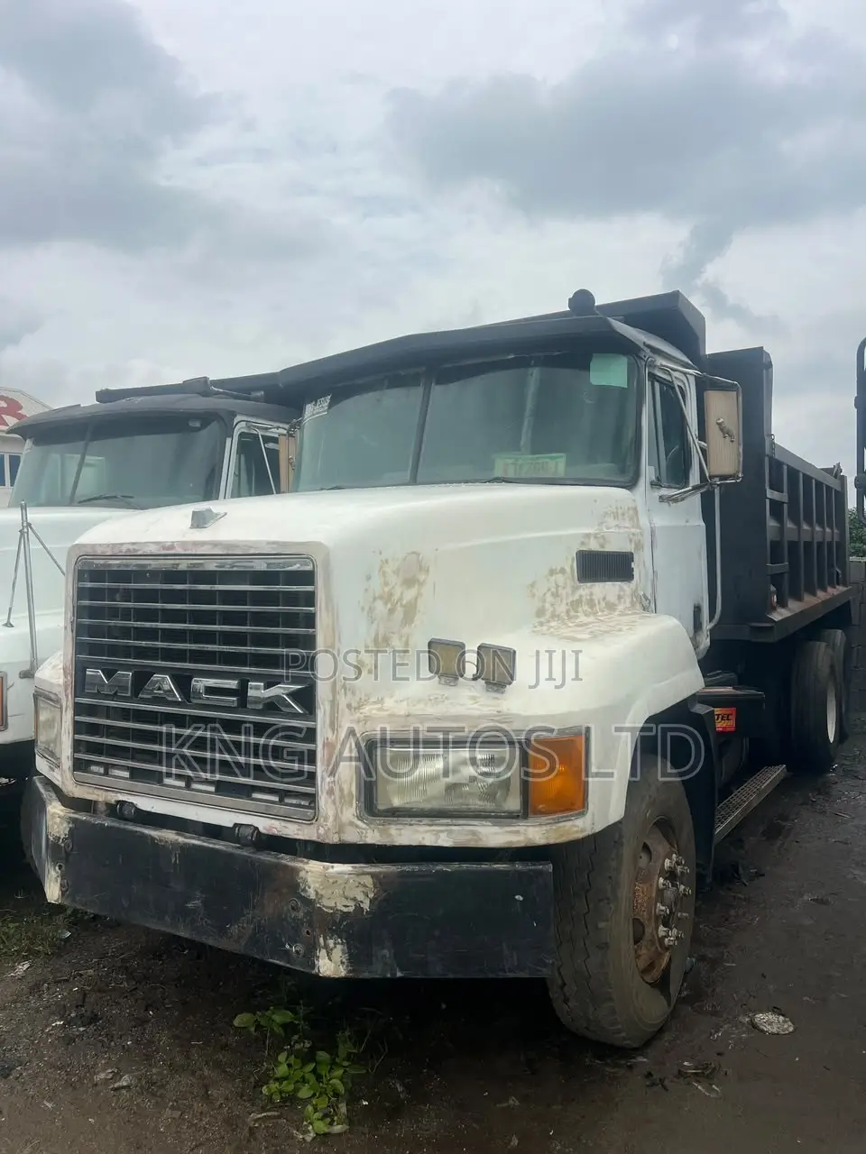 Mack CH Tipper