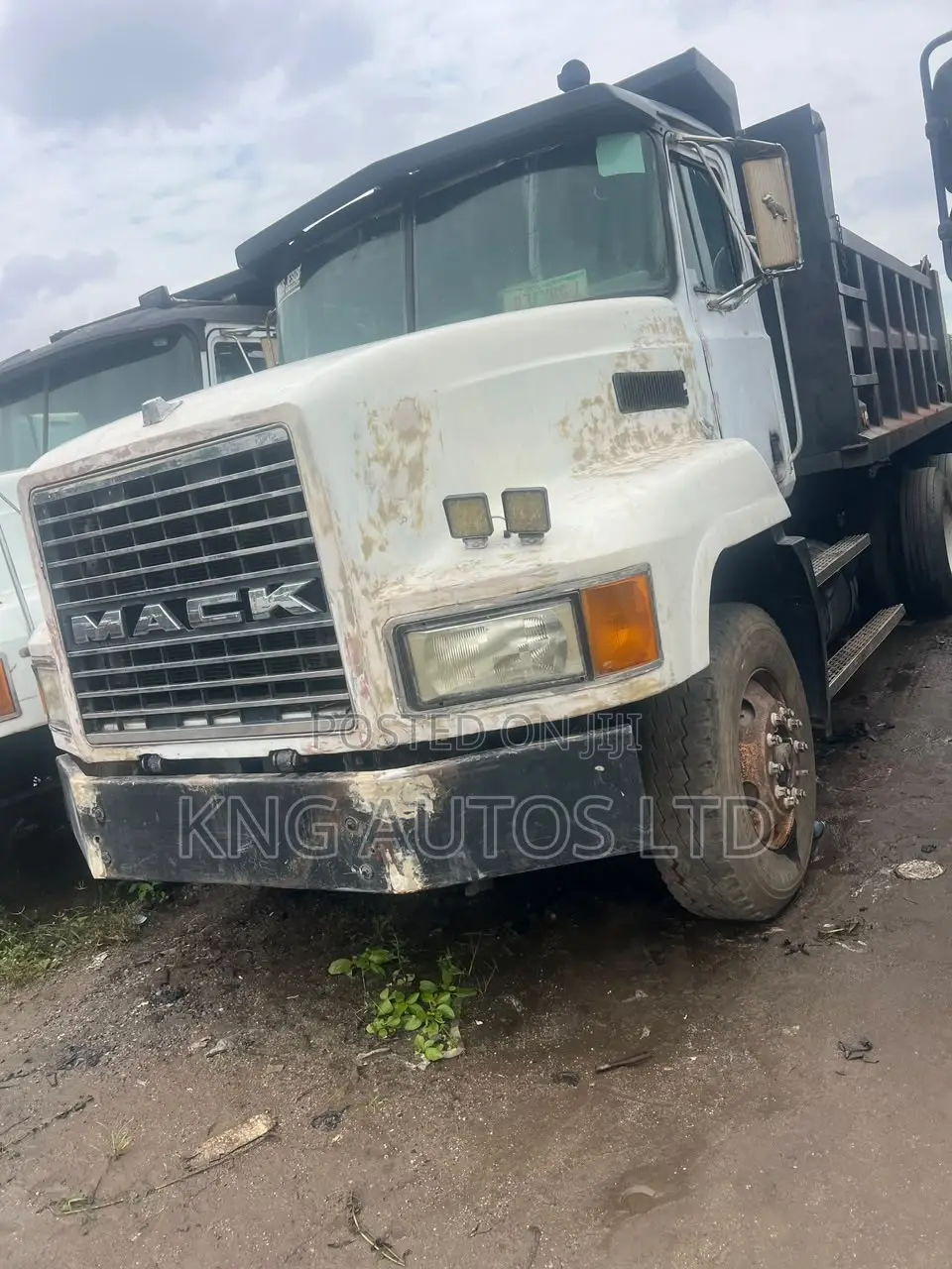 Mack CH Tipper