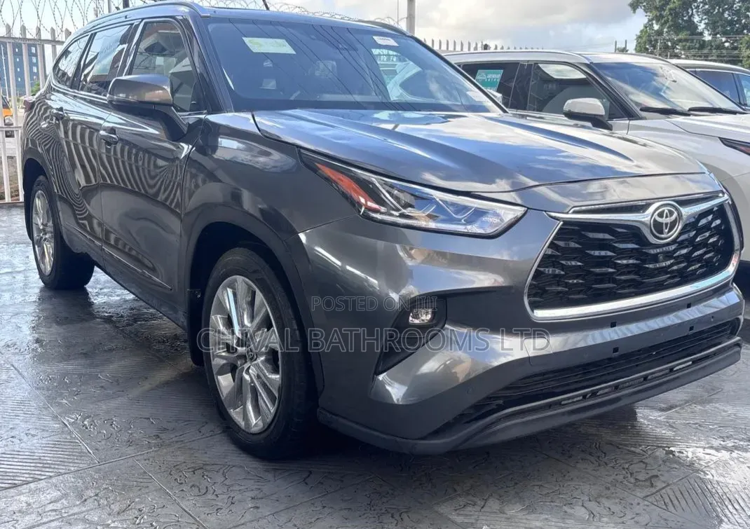 Toyota Highlander XLE 2021 Gray