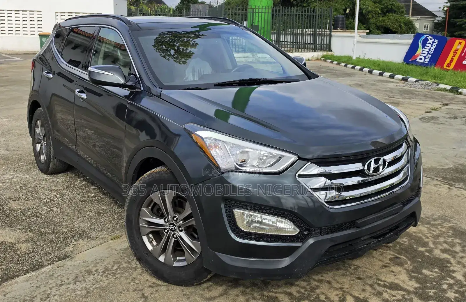 Hyundai Santa Fe Limited 4dr SUV (3.3L 6cyl 6A) 2014 Gray