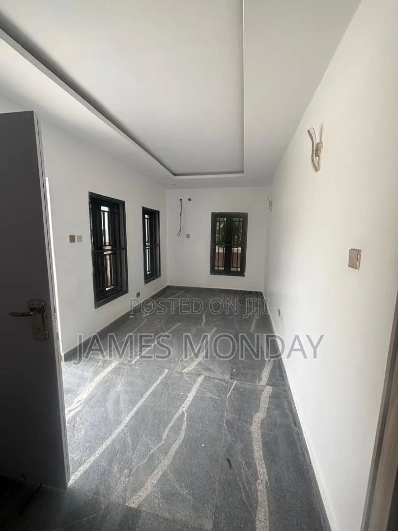 6bdrm Duplex in Naf Valley Estate for rent