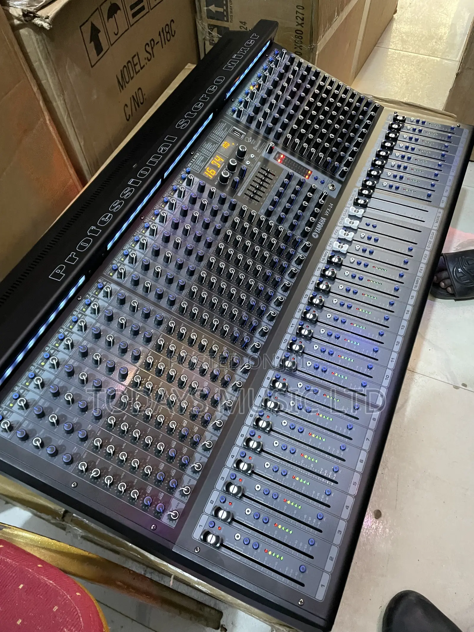 Yamaha VT-24 Channels Mixer